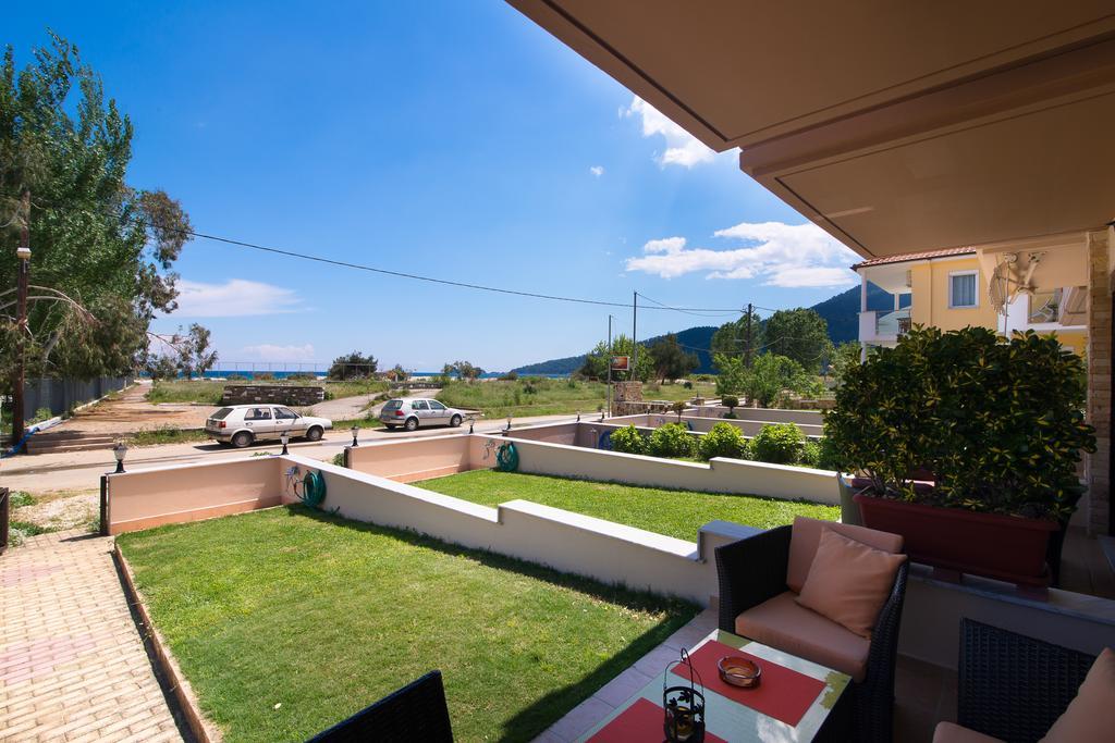 Meltemi Villa Chrysi Ammoudia ภายนอก รูปภาพ
